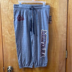 NWT Montana Grizzlies UM capris style sweats. Size juniors Medium
